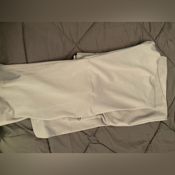 Under Armour Pants - Picture 5 of 5